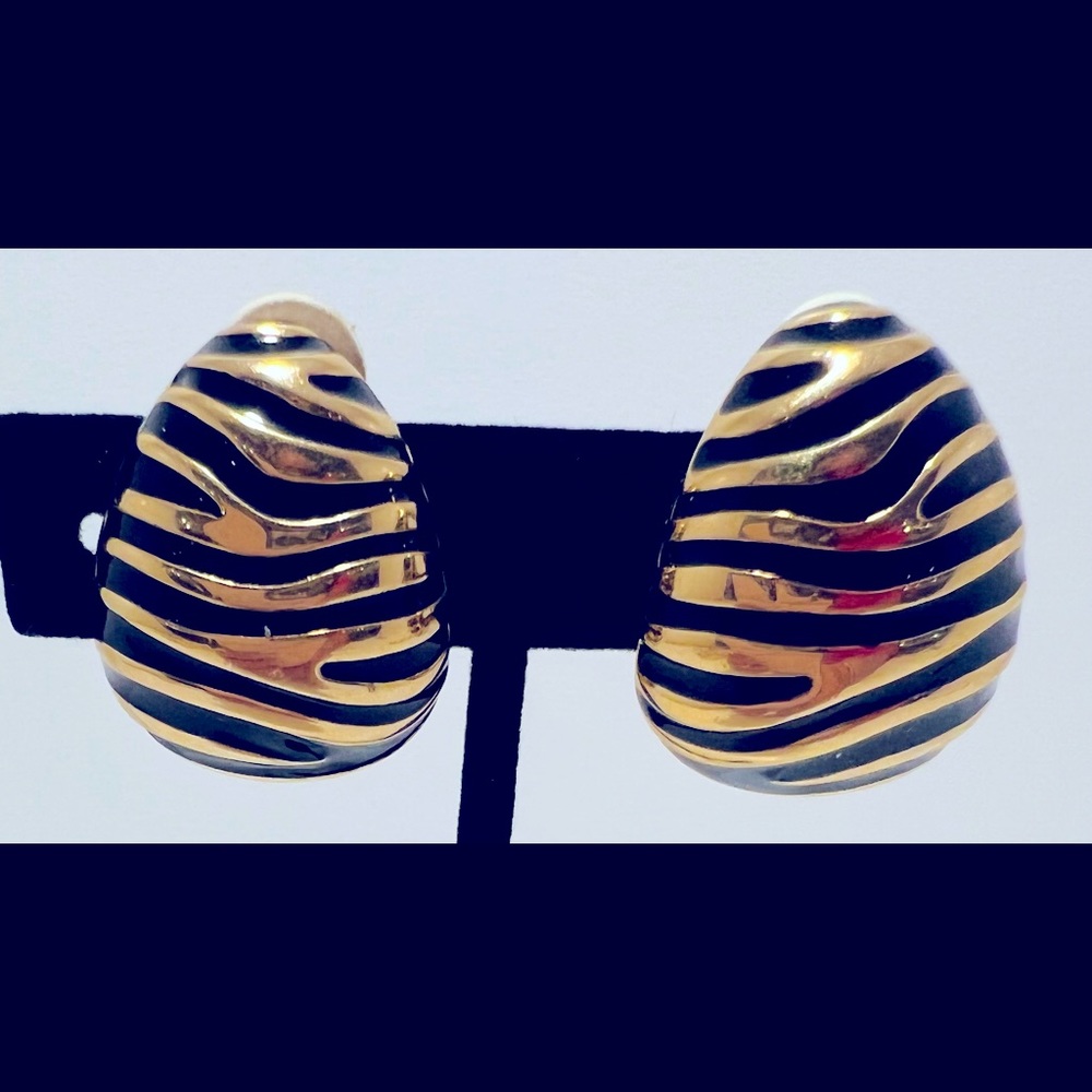 Joan Rivers Vintage Classic Collection Gold Tone Clip On Earrings